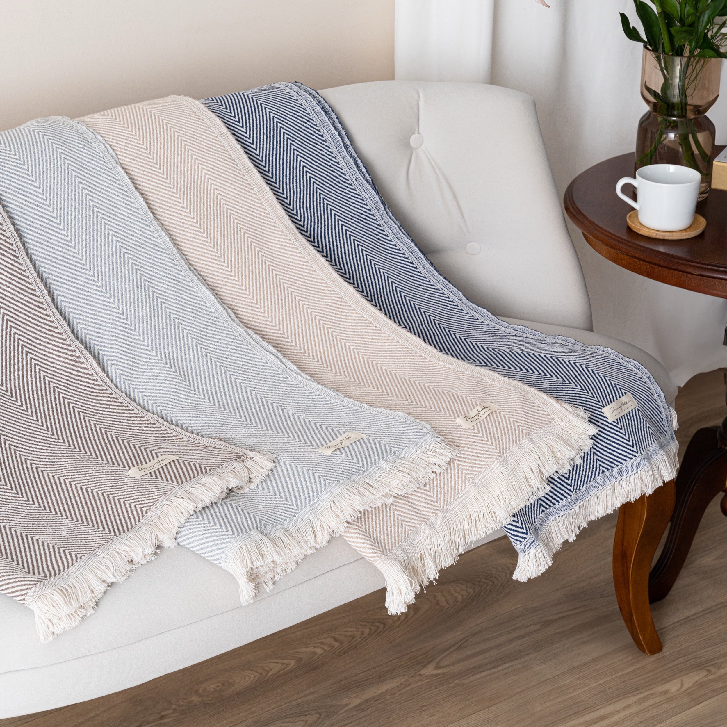 Çift Kişilik Pike 200x230 cm – Pamuk Karışımlı, Çift Taraflı, Hafif & Nefes Alabilen Battaniye (İndigo Mavi)