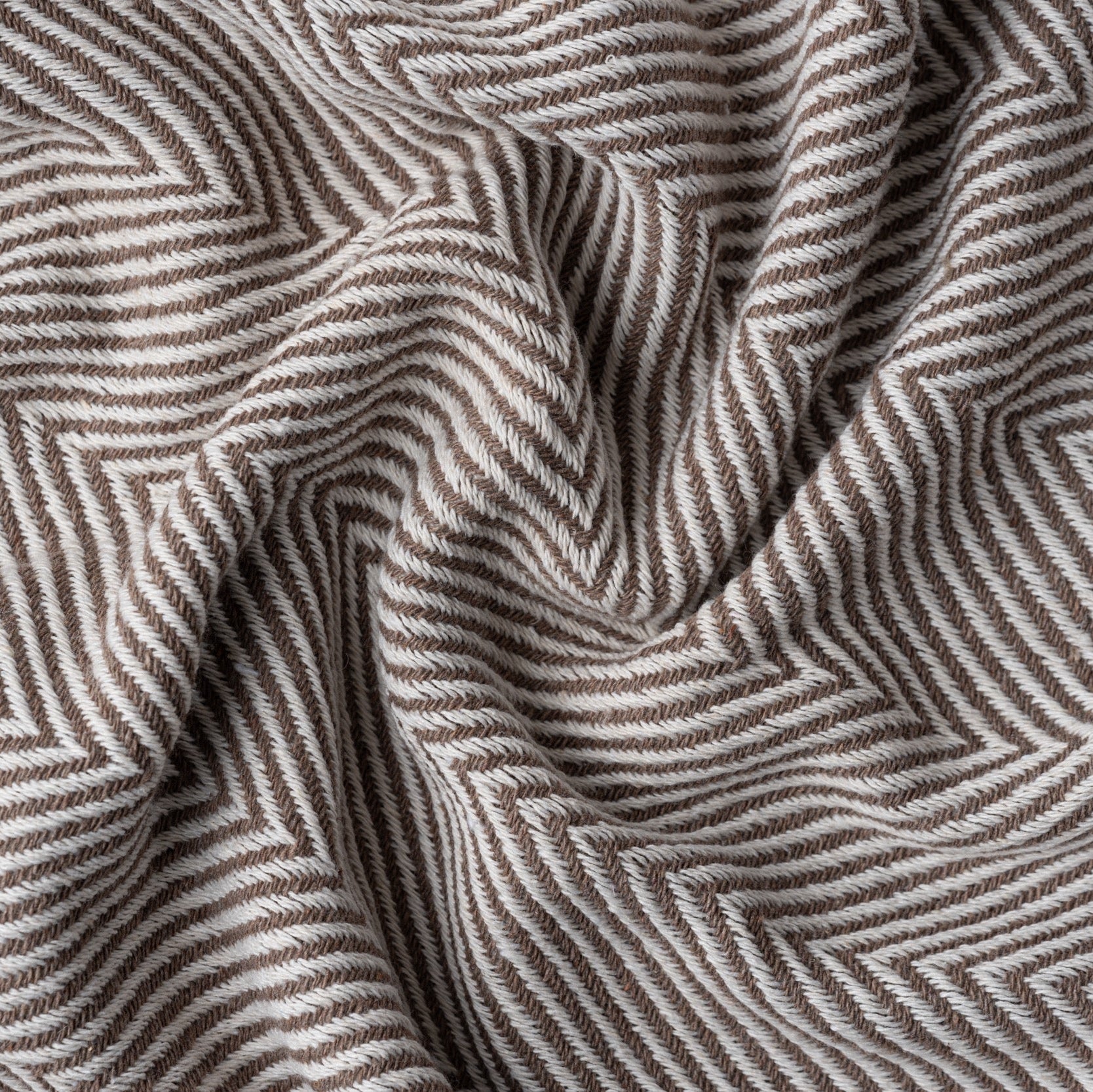 Çift Kişilik Pike 200x230 cm – Pamuk Karışımlı, Çift Taraflı, Hafif & Nefes Alabilen Battaniye (Bitter Çikolata)