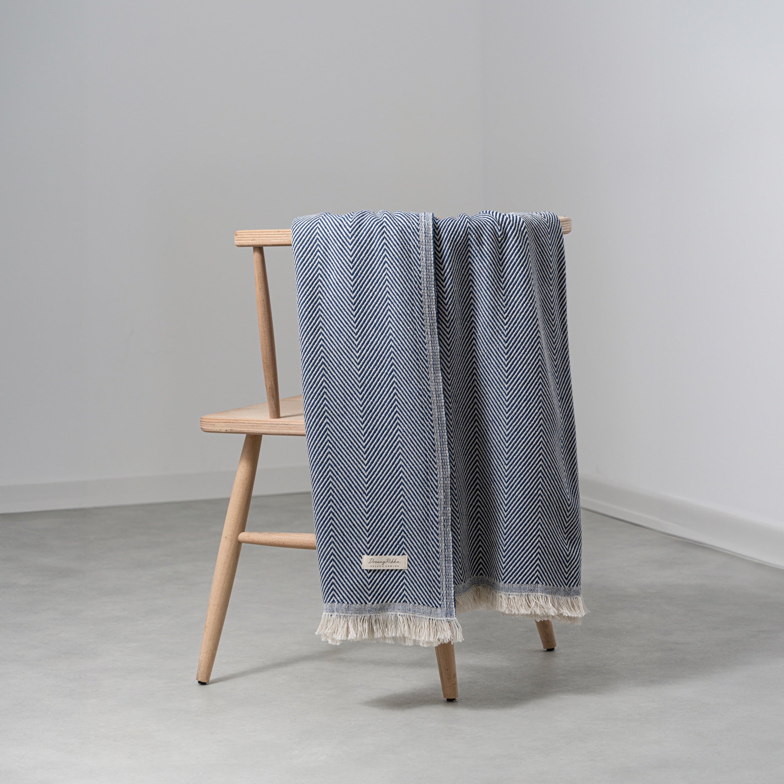 Çift Kişilik Pike 200x230 cm – Pamuk Karışımlı, Çift Taraflı, Hafif & Nefes Alabilen Battaniye (İndigo Mavi)
