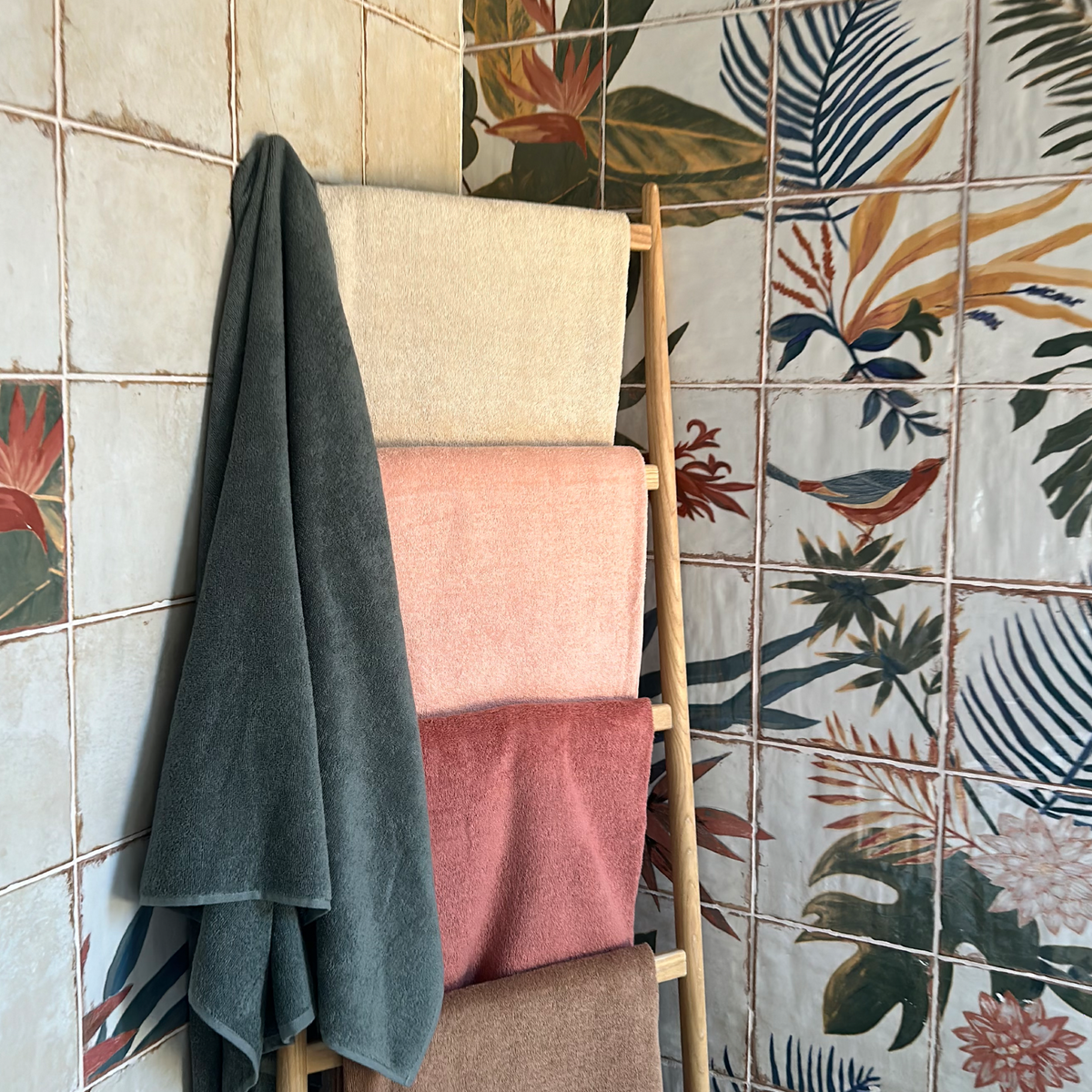 Tekli Banyo Havlusu | Coresoftair™ (76 × 137 cm)